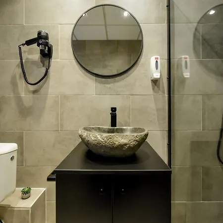 Apartment Luxury Near Radisson - Projector & Modern Design