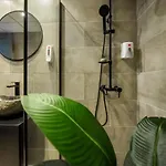 Luxury Near Radisson - Projector & Modern Design بوخارست