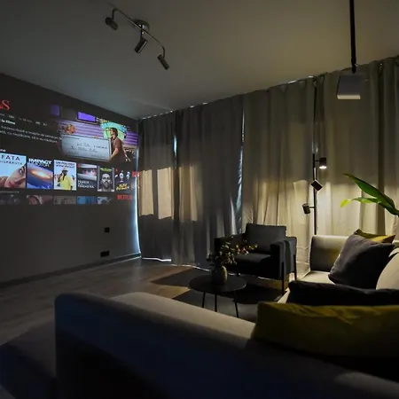 Luxury Near Radisson - Projector & Modern Design