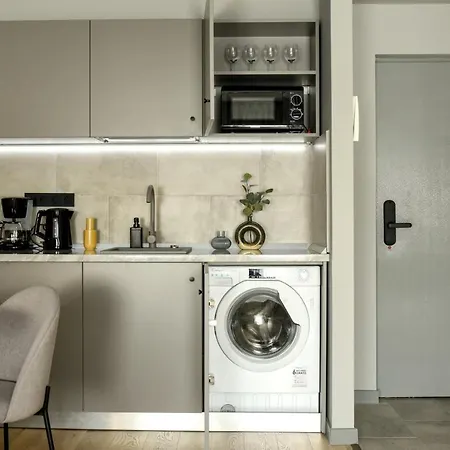 Luxury Near Radisson - Projector & Modern Design Apartment *