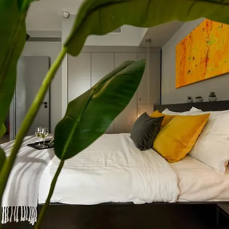 Апартаменты Luxury Near Radisson - Projector & Modern Design