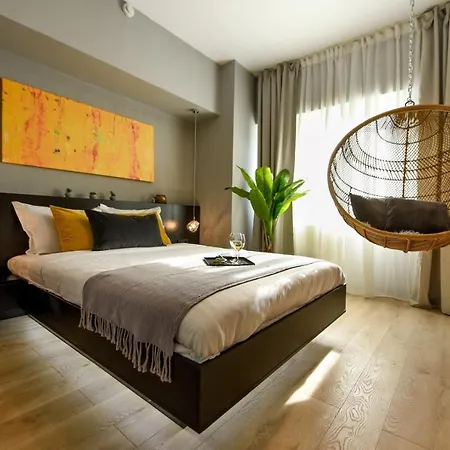 Luxury Near Radisson - Projector & Modern Design