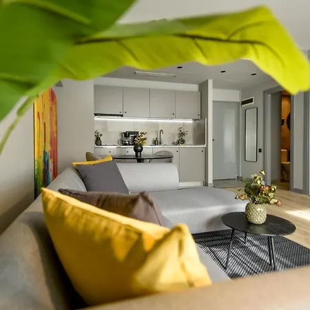 Luxury Near Radisson - Projector & Modern Design Apartment *