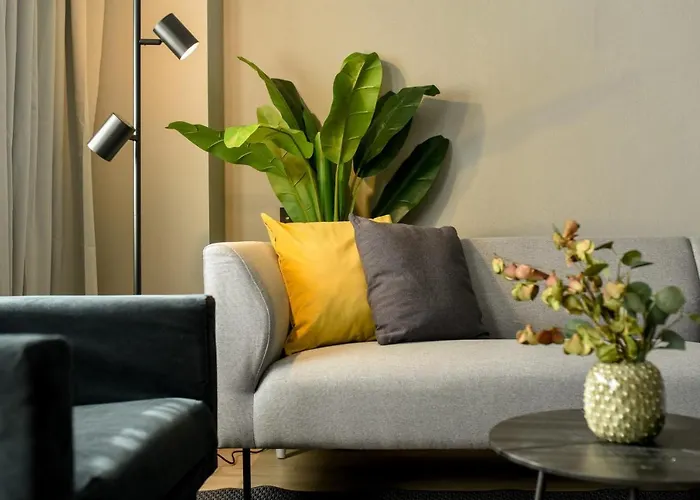 Luxury Near Radisson - Projector & Modern Design *