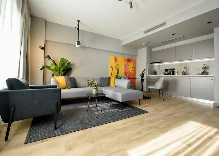 Luxury Near Radisson - Projector & Modern Design *