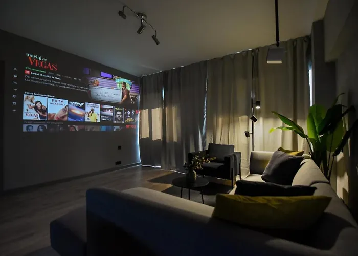 Luxury Near Radisson - Projector & Modern Design