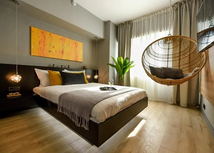 Luxury Near Radisson - Projector & Modern Design