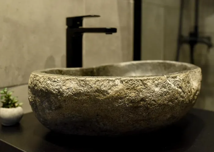 Luxury Near Radisson - Projector & Modern Design Appartement