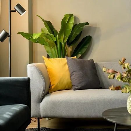 Luxury Near Radisson - Projector & Modern Design *