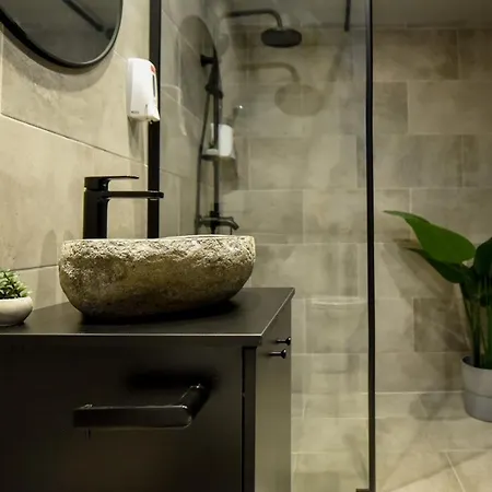 Luxury Near Radisson - Projector & Modern Design * בוקרשט