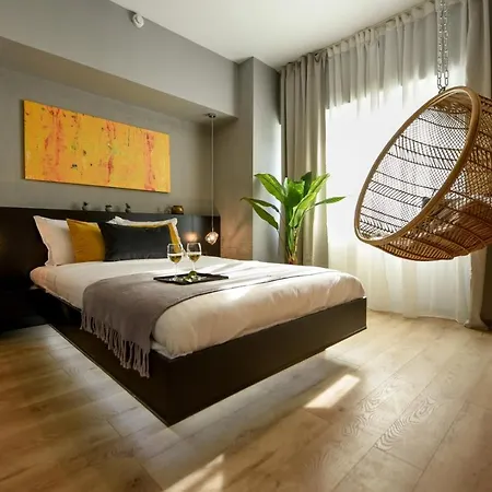 Luxury Near Radisson - Projector & Modern Design *