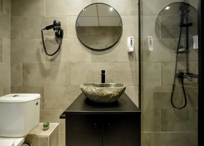 Апартаменти Luxury Near Radisson - Projector & Modern Design