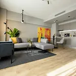 Luxury Near Radisson - Projector & Modern Design *