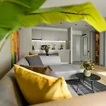 Luxury Near Radisson - Projector & Modern Design Apartmán *