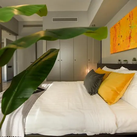 Luxury Near Radisson - Projector & Modern Design *